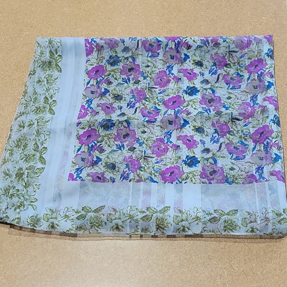 Beautiful made in Italy Floral Scarf!!!
